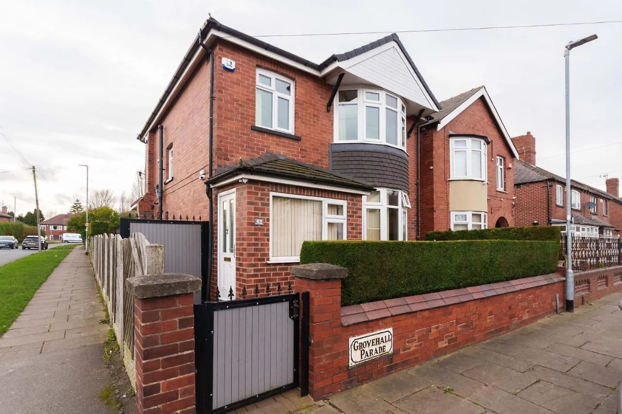 Oakwood House Detached Home In South Leeds Leeds  Storbritannien